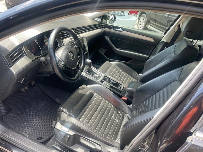Volkswagen Passat 2017, 180,000 km - 2.0 л - Bakı