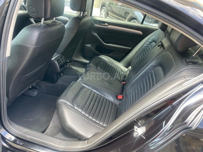 Volkswagen Passat 2017, 180,000 km - 2.0 л - Bakı