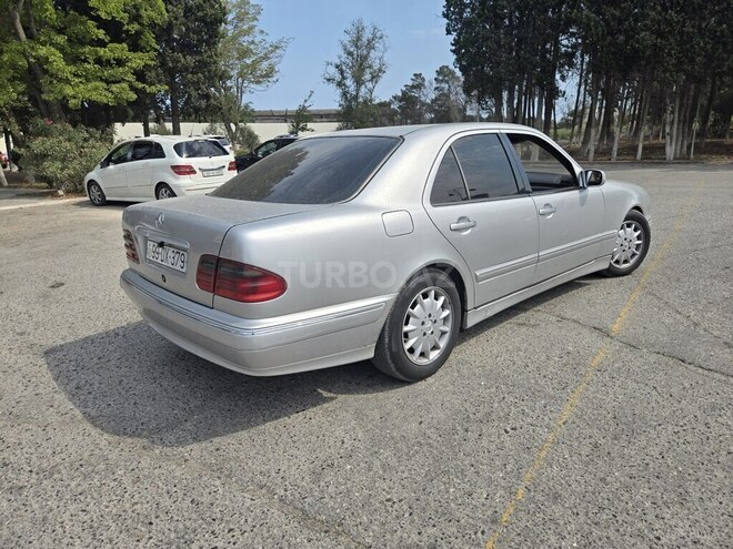 Mercedes E 270 2001, 593,976 km - 2.7 l - Sumqayıt