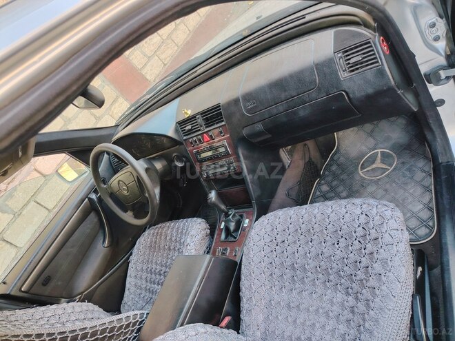 Mercedes C 220 2000, 328,000 km - 2.2 л - Gəncə