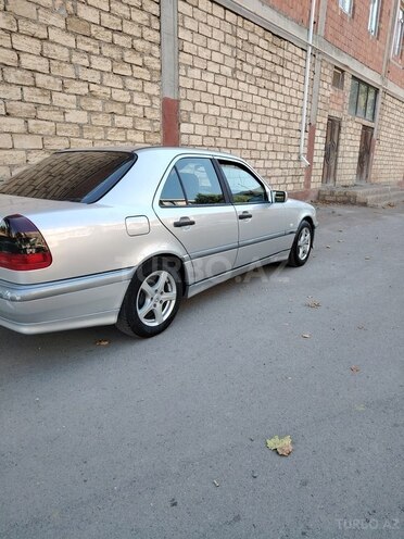 Mercedes C 220 2000, 328,000 km - 2.2 л - Gəncə
