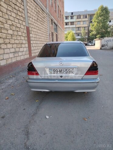 Mercedes C 220 2000, 328,000 km - 2.2 л - Gəncə