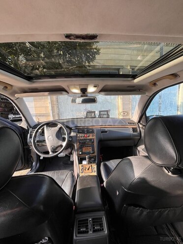 Mercedes E 240 2001, 360,000 km - 2.6 l - Bərdə