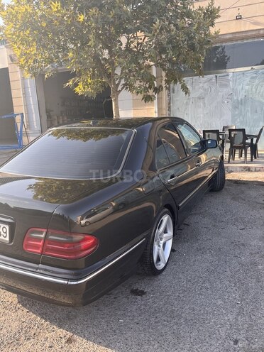 Mercedes E 240 2001, 360,000 km - 2.6 l - Bərdə