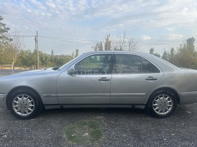 Mercedes E 240 1999, 500,000 km - 2.4 l - Göyçay