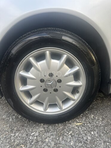Mercedes E 240 1999, 500,000 km - 2.4 l - Göyçay