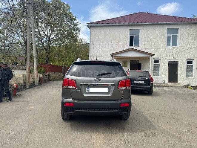 Kia Sorento 2011, 235,000 km - 2.0 l - Lerik