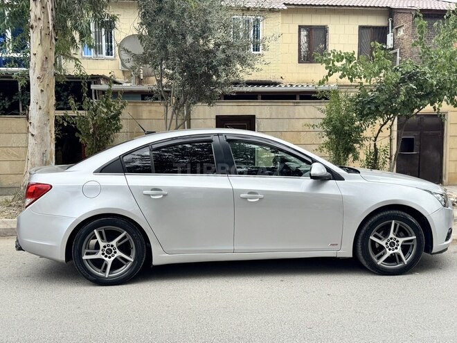 Chevrolet Cruze 2013, 280,000 km - 1.4 l - Salyan