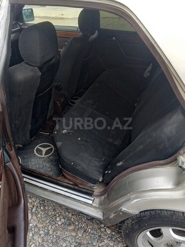 Mercedes 200 E 1994, 999,999 km - 2.0 l - Beyləqan