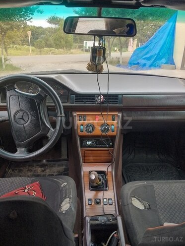 Mercedes 200 E 1994, 999,999 km - 2.0 l - Beyləqan