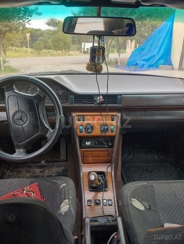 Mercedes 200 E 1994, 999,999 km - 2.0 l - Beyləqan