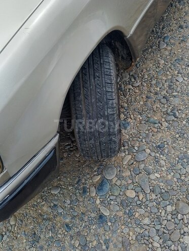 Mercedes 200 E 1994, 999,999 km - 2.0 l - Beyləqan