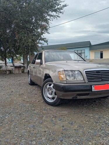 Mercedes 200 E 1994, 999,999 km - 2.0 l - Beyləqan