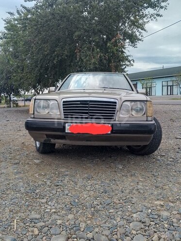 Mercedes 200 E 1994, 999,999 km - 2.0 l - Beyləqan