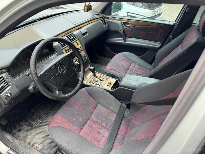 Mercedes E 240 1999, 440,000 km - 2.4 l - Gəncə