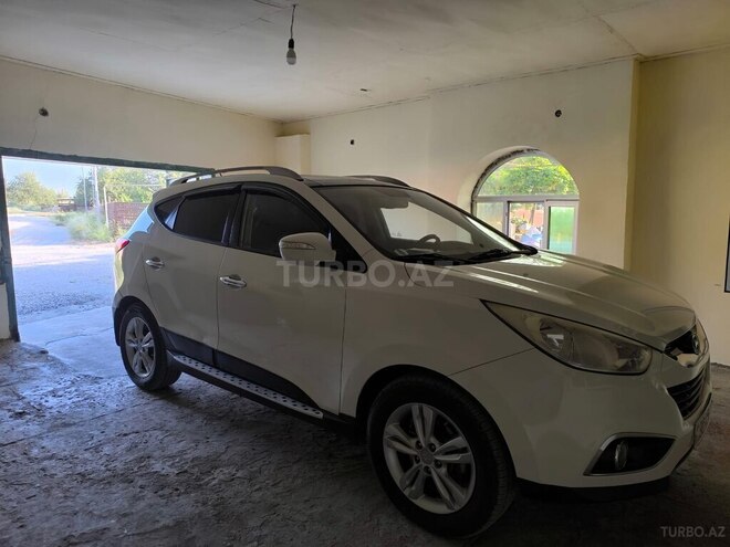Hyundai ix35 2010, 170,000 km - 2.0 л - Salyan