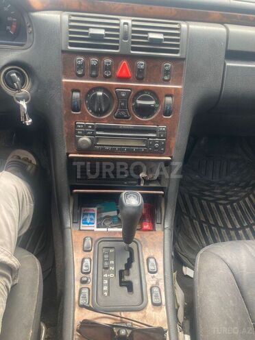 Mercedes E 200 1998, 605,000 km - 2.0 l - Bakı