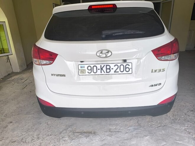 Hyundai ix35 2010, 170,000 km - 2.0 л - Salyan