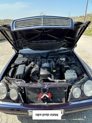 Mercedes E 240 1998, 250,000 km - 2.4 l - Bakı