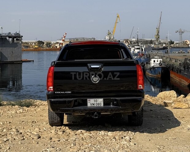 Cadillac Escalade 2006, 285,000 km - 6.2 l - Bakı