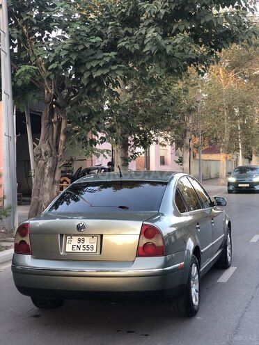 Volkswagen Passat 2002, 300,000 km - 1.8 l - Gəncə