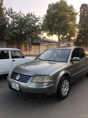 Volkswagen Passat 2002, 300,000 km - 1.8 l - Gəncə