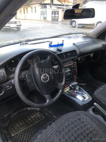 Volkswagen Passat 2002, 300,000 km - 1.8 l - Gəncə