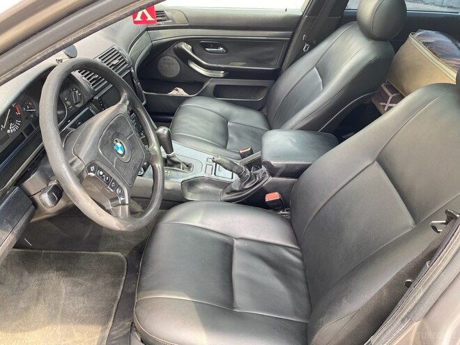 BMW 528 1997, 265,000 km - 2.8 l - Bakı