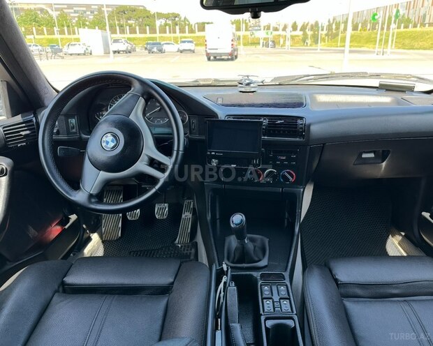 BMW 520 1994, 300,000 km - 2.0 l - Bakı