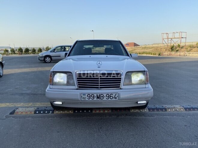 Mercedes E 200 1994, 450,000 km - 2.0 л - Saatlı