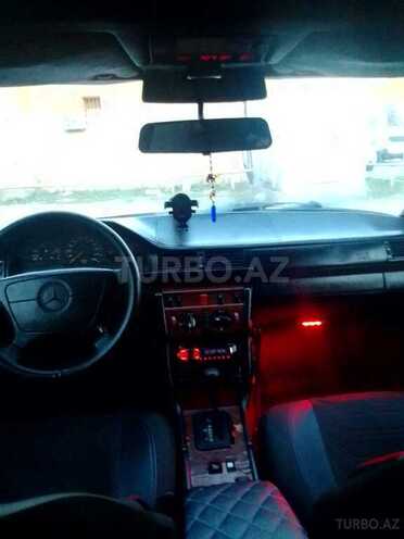 Mercedes E 200 1994, 450,000 km - 2.0 л - Saatlı