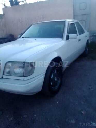 Mercedes E 200 1994, 450,000 km - 2.0 л - Saatlı