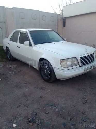 Mercedes E 200 1994, 450,000 km - 2.0 л - Saatlı