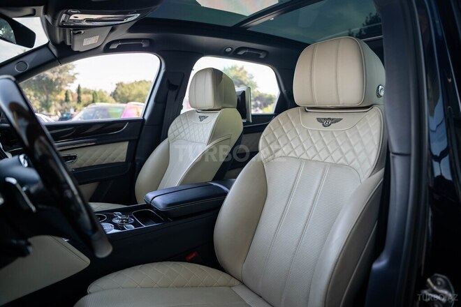 Bentley Bentayga 2018, 42,000 km - 4.0 l - Bakı