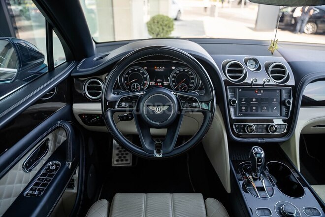 Bentley Bentayga 2018, 42,000 km - 4.0 l - Bakı