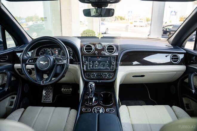 Bentley Bentayga 2018, 42,000 km - 4.0 l - Bakı