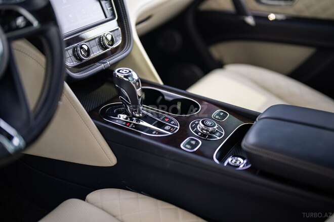 Bentley Bentayga 2018, 42,000 km - 4.0 l - Bakı
