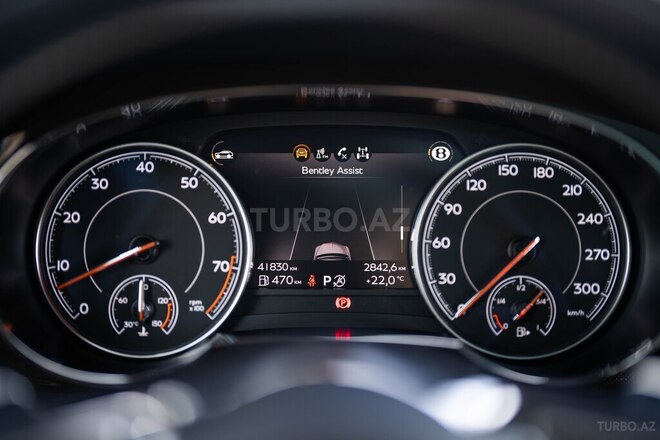 Bentley Bentayga 2018, 42,000 km - 4.0 l - Bakı