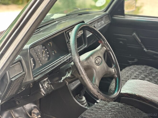 LADA (VAZ) 2107 2003, 250,000 km - 1.6 л - Salyan