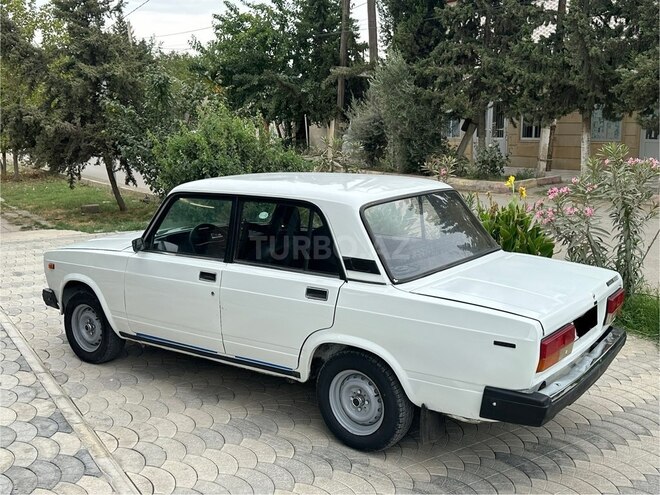 LADA (VAZ) 2107 2003, 250,000 km - 1.6 л - Salyan