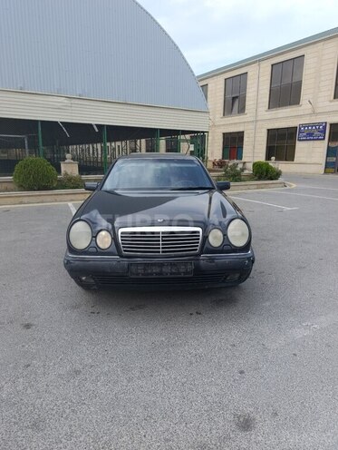 Mercedes E 230 1996, 225,000 km - 2.3 l - Bakı
