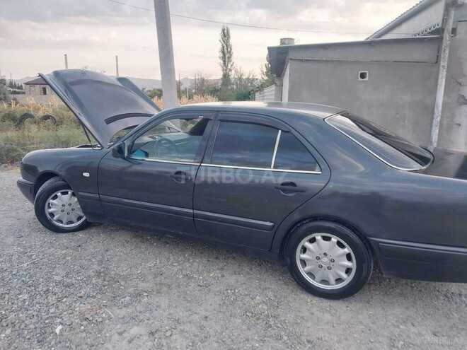 Mercedes E 230 1996, 320,000 km - 2.3 л - Mingəçevir