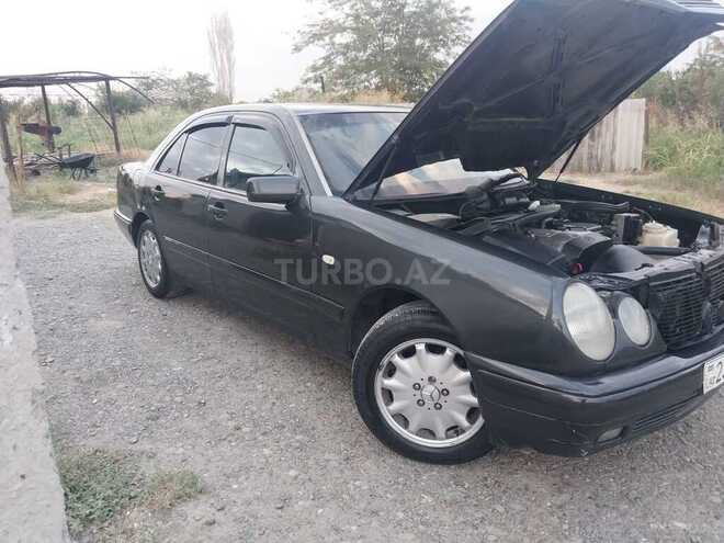 Mercedes E 230 1996, 320,000 km - 2.3 л - Mingəçevir