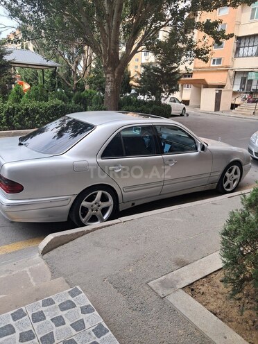 Mercedes E 220 1998, 484,484 km - 2.2 l - Bakı
