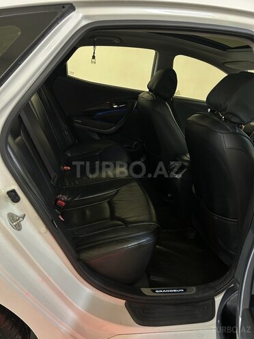 Hyundai Grandeur 2013, 240,000 km - 3.0 l - Qusar
