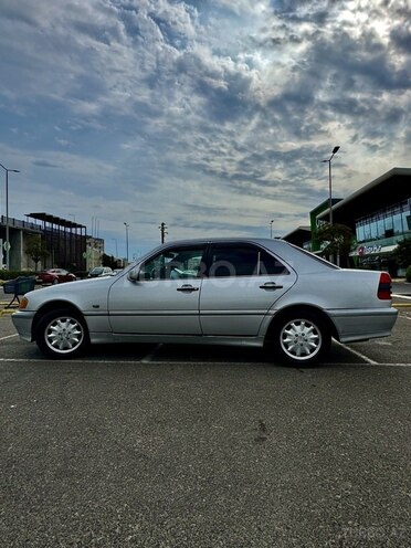 Mercedes C 220 2000, 407,000 km - 2.2 l - Bakı