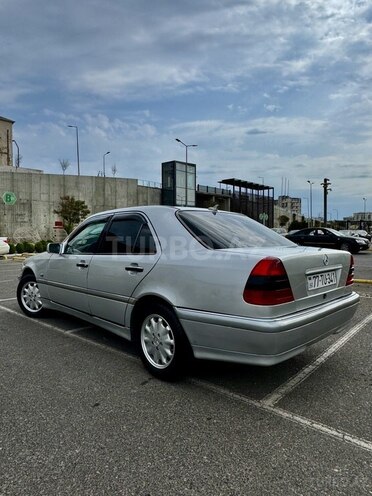 Mercedes C 220 2000, 407,000 km - 2.2 l - Bakı