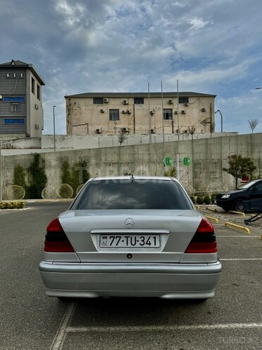 Mercedes C 220 2000, 407,000 km - 2.2 l - Bakı