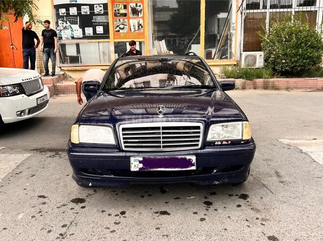 Mercedes C 180 1997, 323,000 km - 1.8 l - Bakı