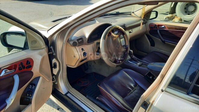 Mercedes C 240 2001, 325,800 km - 2.6 l - Quba